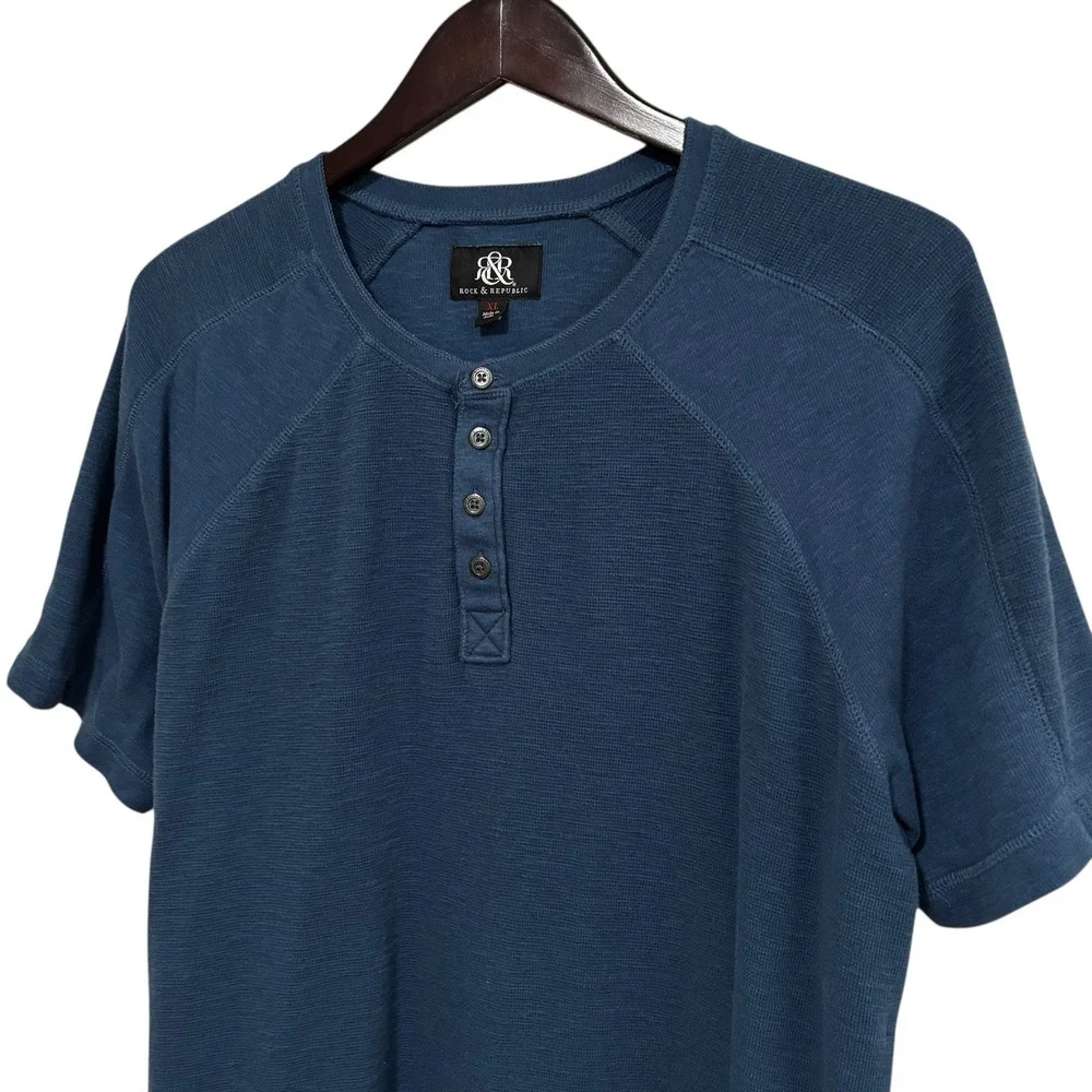 Rock Republic Men's Henley Shirt Blue Slim Fit Size XL 22 x 29‎